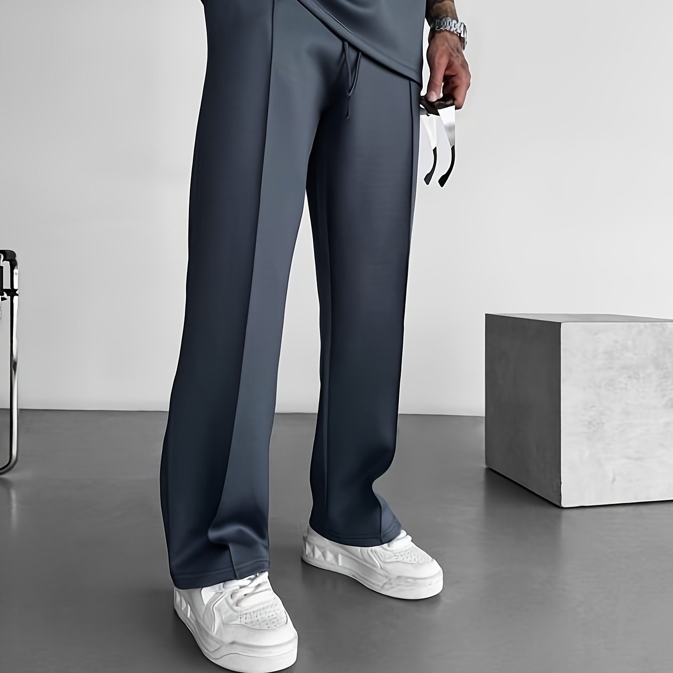 Classic pleated everyday trousers for men | Ellison