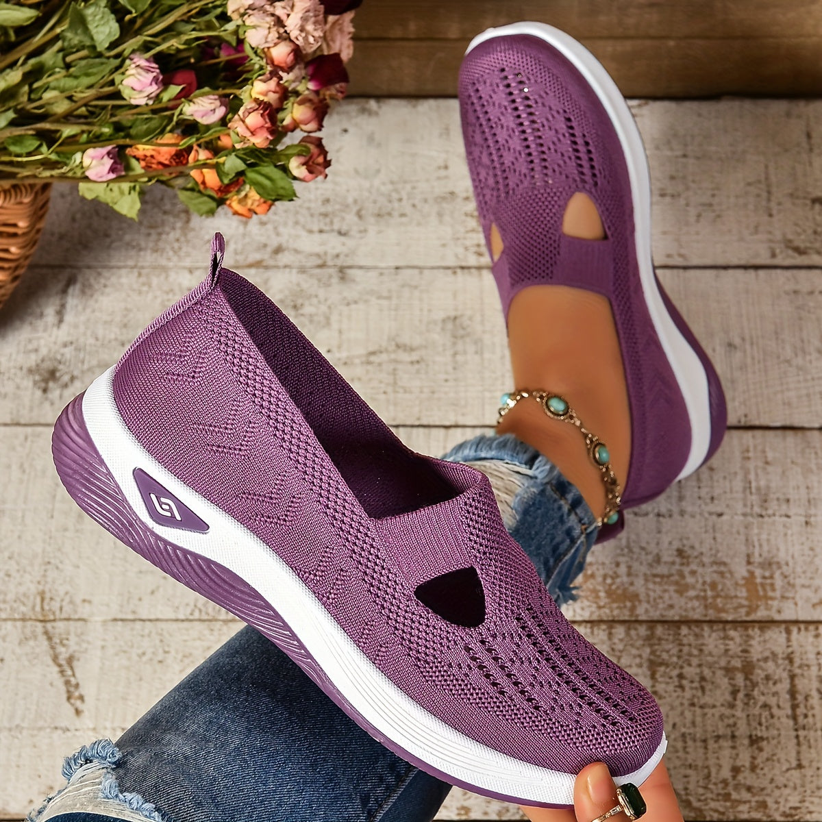 Orthopaedic slip-on shoes for women | Carry