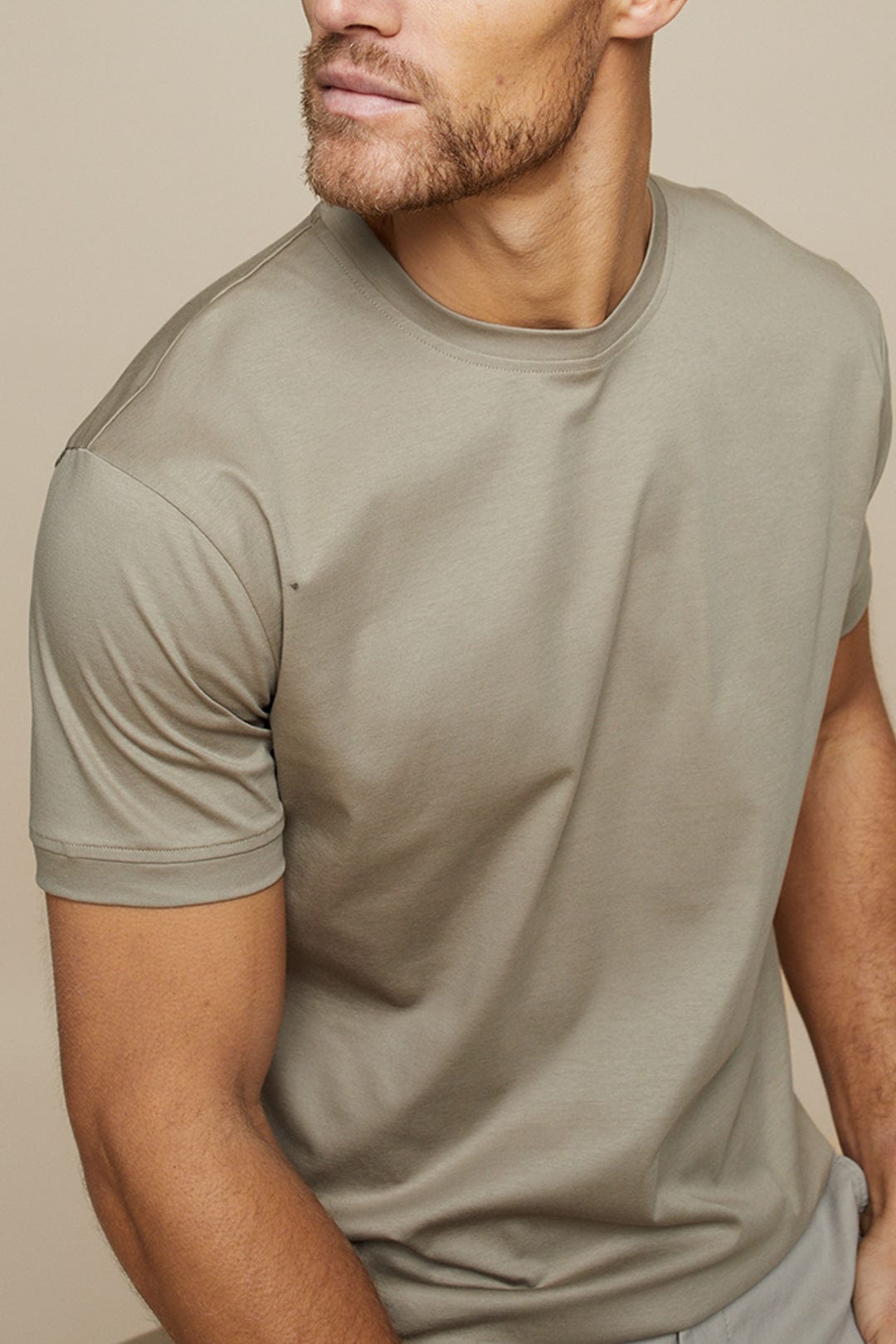 Classic luxe soft tailored everyday t-shirt for men -5